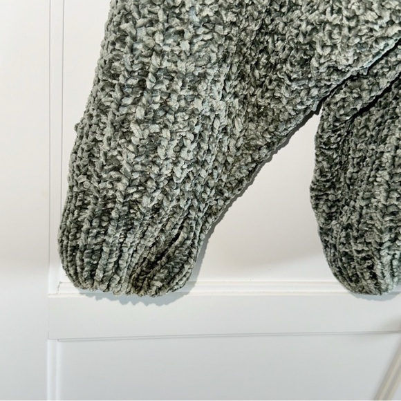 Band of Gypsies V Neckline Front/Back Sage Green Chenille Sweater Sz Small - Picture 6 of 9